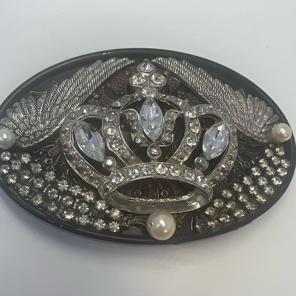 Buckle Rage Women’s Belt Buckle Crown Motif Wings Ornate Regal Rhinestones Pearl